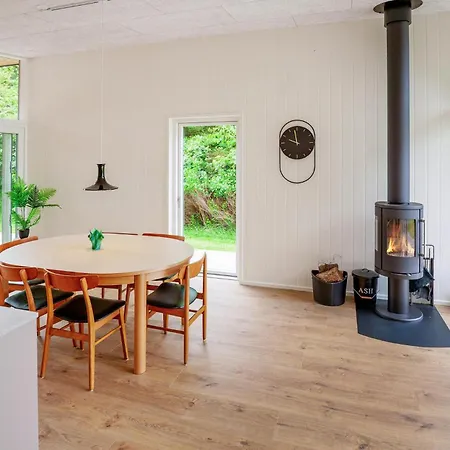 Vakantiehuis Cozy In With Sauna *